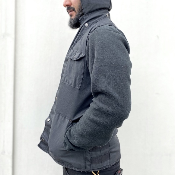 🦊 FOX & VIXEN || HANDMADE VINTAGE || Unisex Black Vest with Detachable Hood - Picture 11 of 16